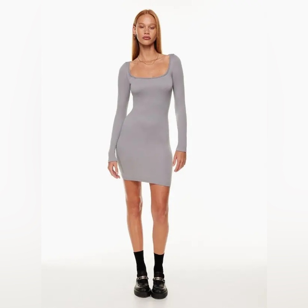 Aritzia Sunday Best Delta SinchSeamless Gray Long Sleeve Dress - Picture 2 of 9